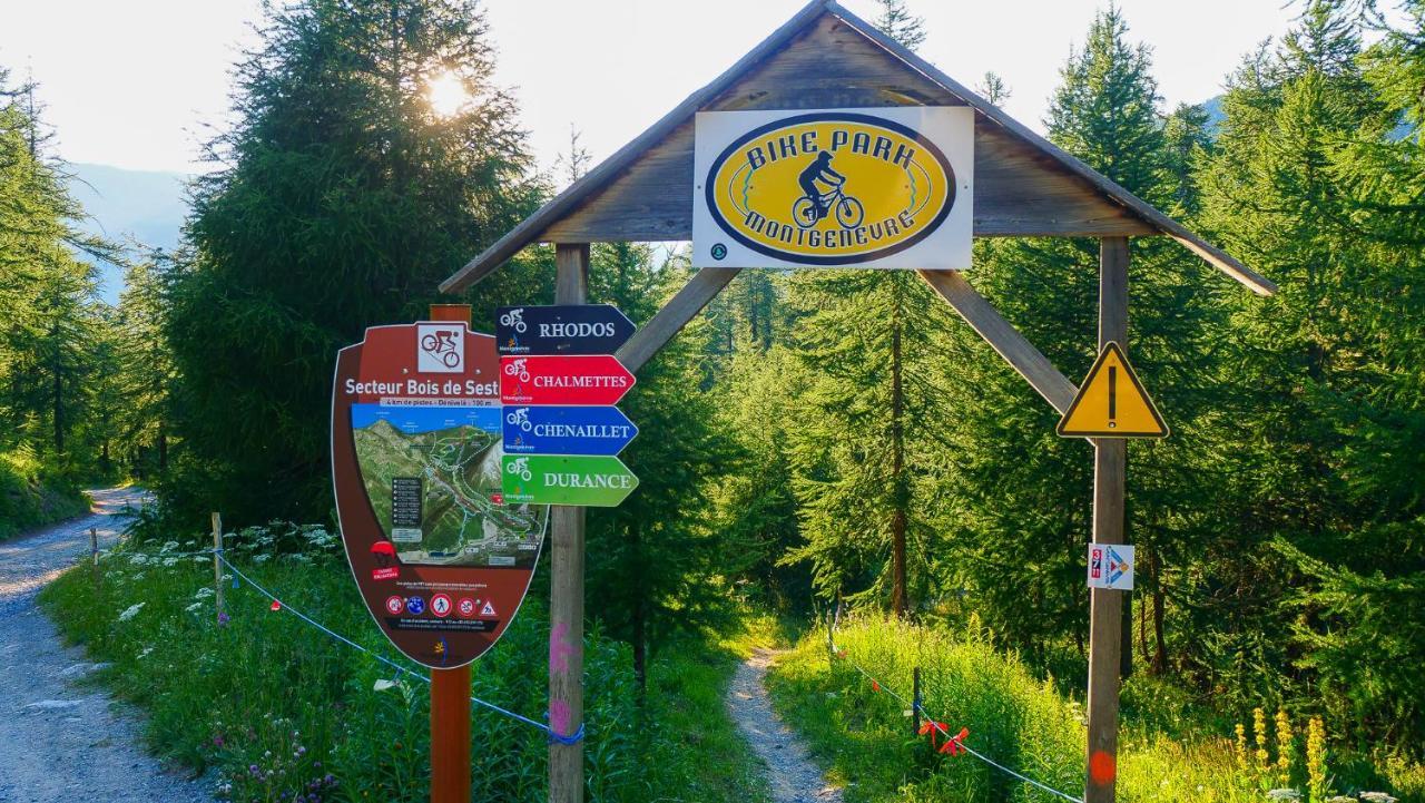 Le Chaberton, rénové en 2021, pied des pistes et spa Montgenèvre Exterior foto